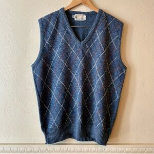 Vintage London Fog wool blend men’s XL argyle‎ sweater vest